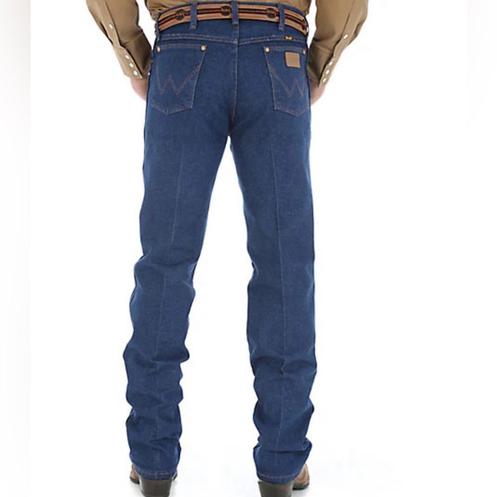 Lightly used almost new Wrangler 13mwzpw slim fit cowboy cut jeans size 34x32